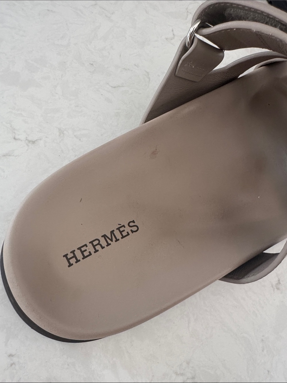 Hermes taupe leather Chypre slide sandals with black sole - Picture 4 of 5